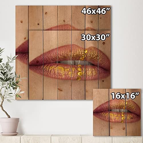 DesignQ ženske usne izbliza sa crvenim ružem, zlatna boja moderna & amp; savremeni drveni zidni dekor, Zlatni