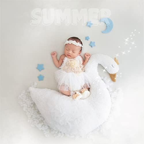 MENG YANG Baby Photoshoot pozira za modeliranje Labudovih jastuka