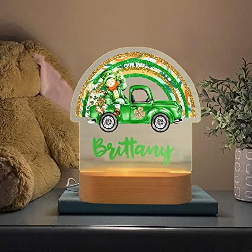 Souleather Personalizirano ime Dana svetog Patrika, Gnome sjedeći na zelenom automobilu Lucky Wovers St. Patrickov dan, kućni dekor, dječji dekor dječje djevojke