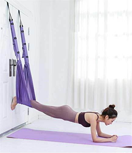 Aerial Yoga Rope rastezanje nogu razdvaja praktičnu elastičnu šipku i savija se da bi se isteklo uređaju za obuku ruke za ples balet yoga ljubavnika