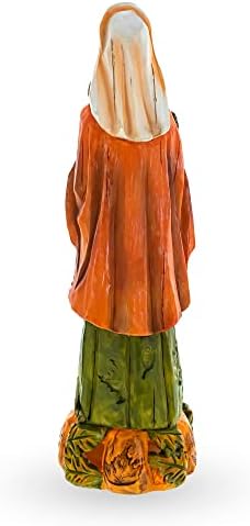 Bestpysanky holgrim žena holding rog od pletene kornukopijske zahvale za figuring