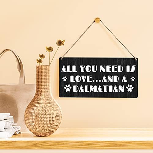 Dalmatinska mama potpisuje poklon seoski kuća Sve što trebate je ljubav i dalmatinski drveni viseći